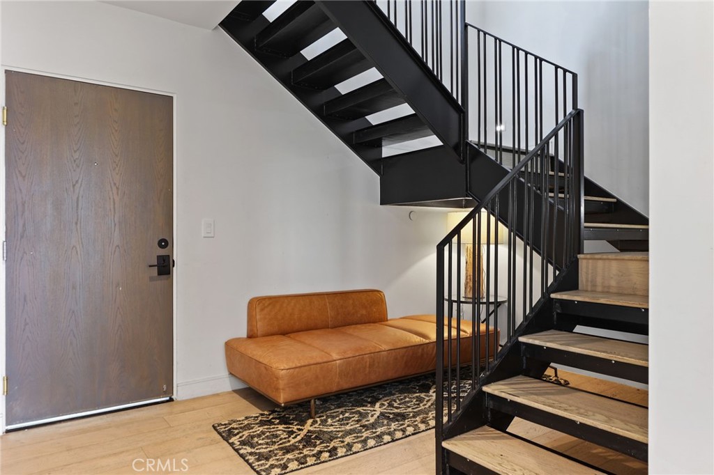 2432 Penmar Avenue 204