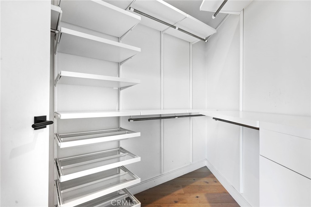 2432 Penmar Avenue 204