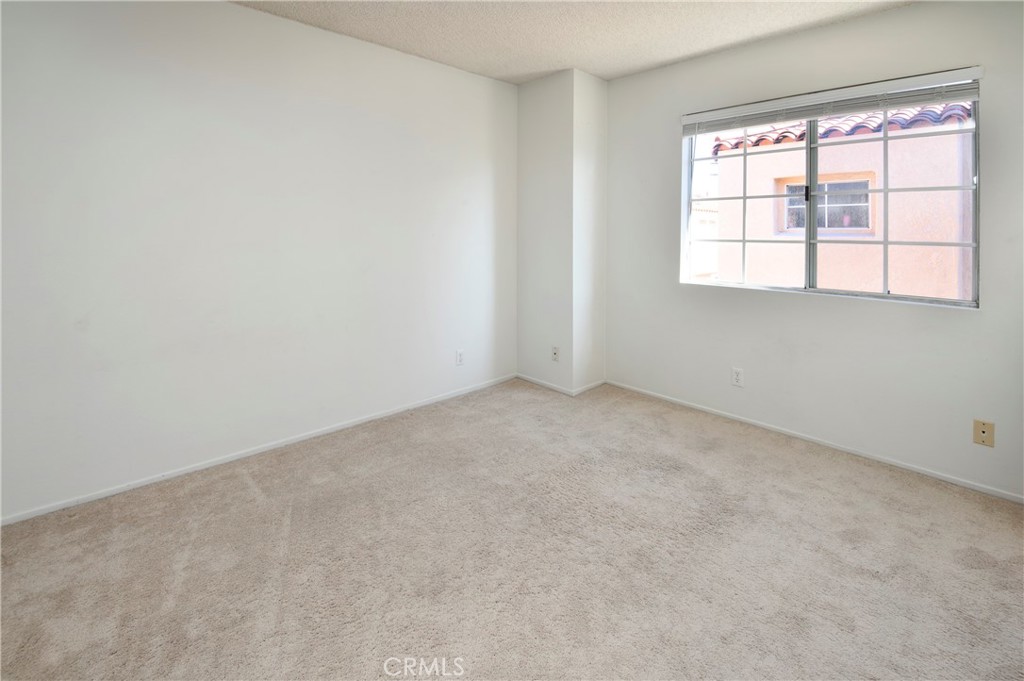 3101 Plaza Del Amo 82