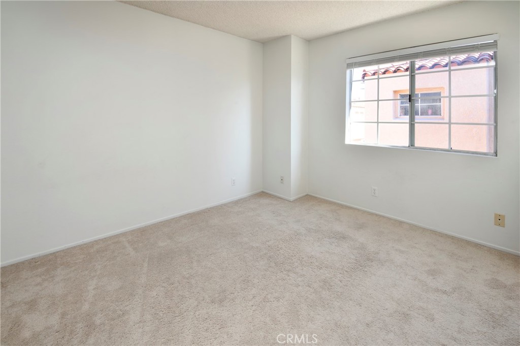 3101 Plaza Del Amo 82