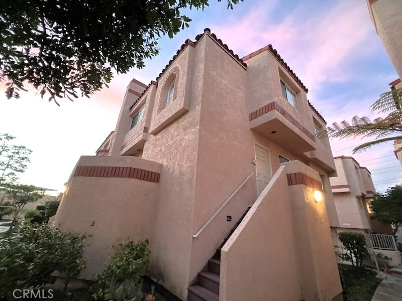 3101 Plaza Del Amo 82