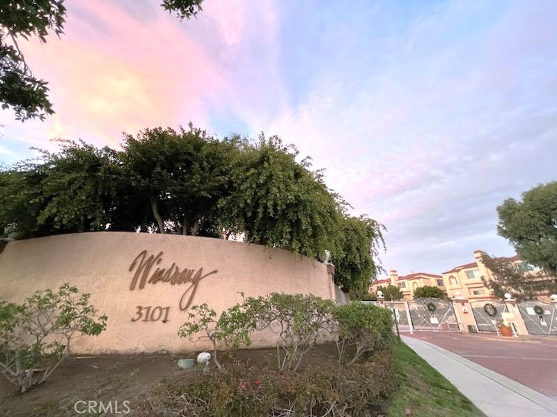 3101 Plaza Del Amo 82