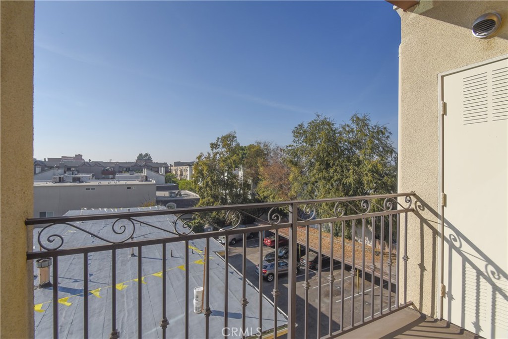 11925 KLING Street 409