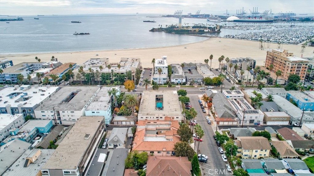 1101 E Ocean Boulevard 7