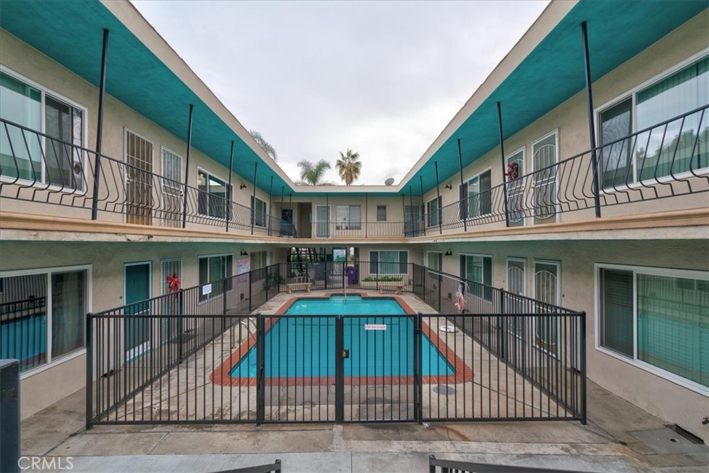 1101 E Ocean Boulevard 7