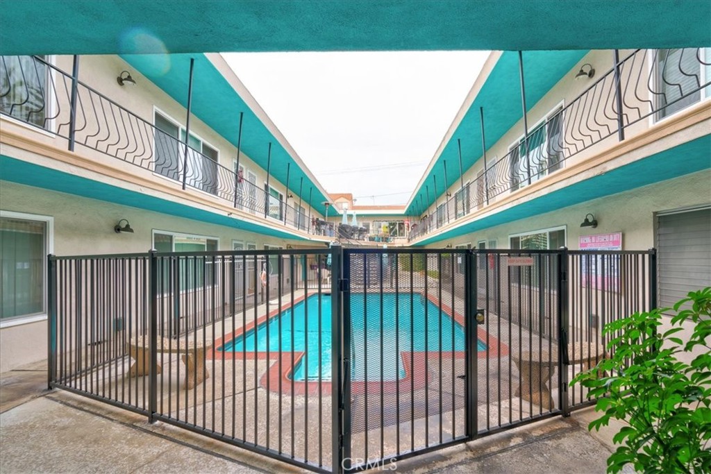 1101 E Ocean Boulevard 7