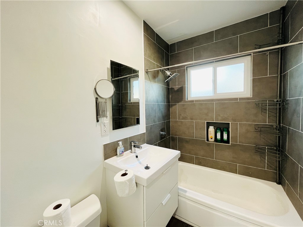 3864 Inglewood Boulevard 2