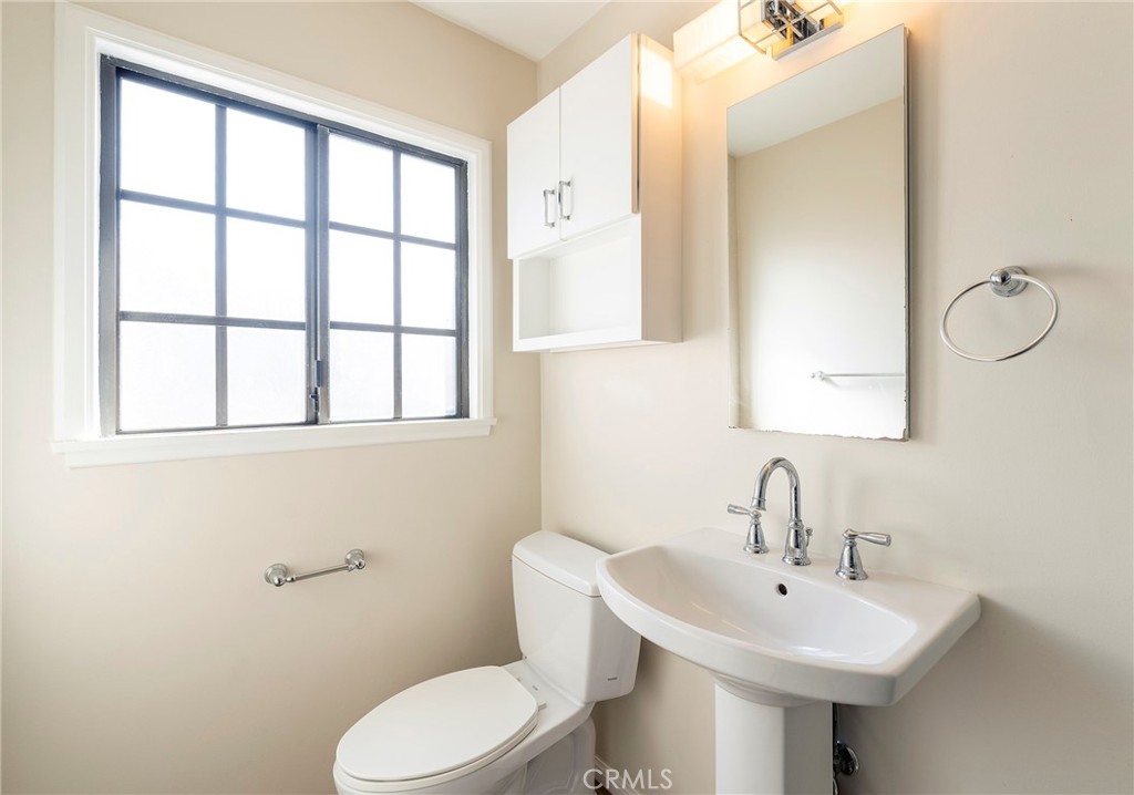 5105 W Carson Street