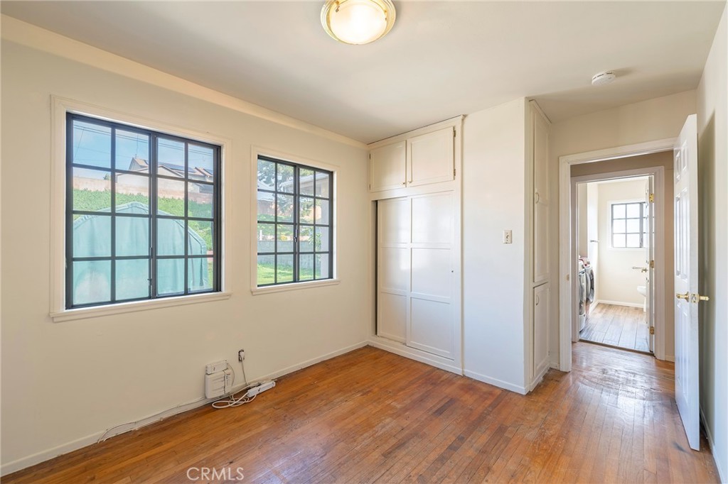 5105 W Carson Street