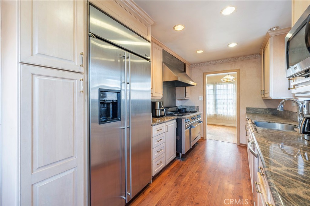 5105 W Carson Street