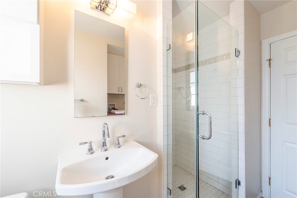 5105 W Carson Street