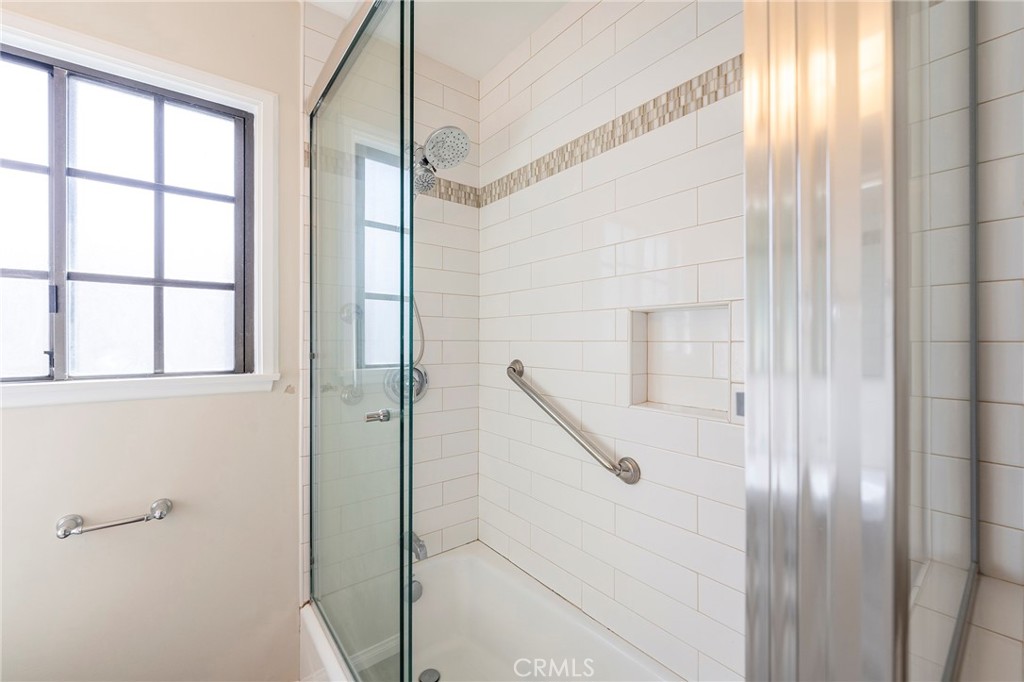 5105 W Carson Street