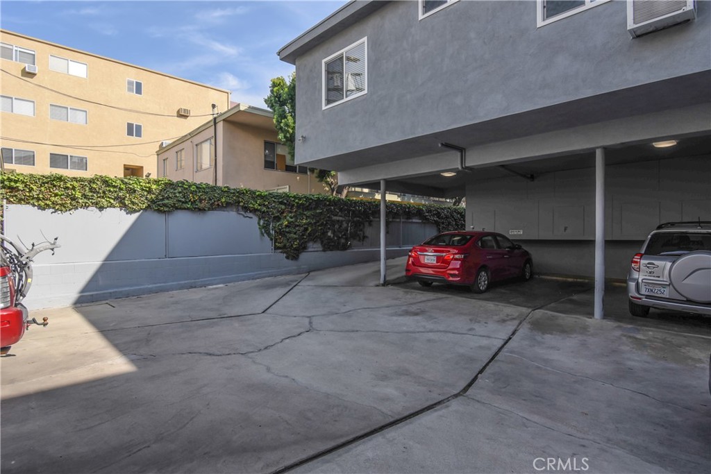 11921 Goshen Avenue 6