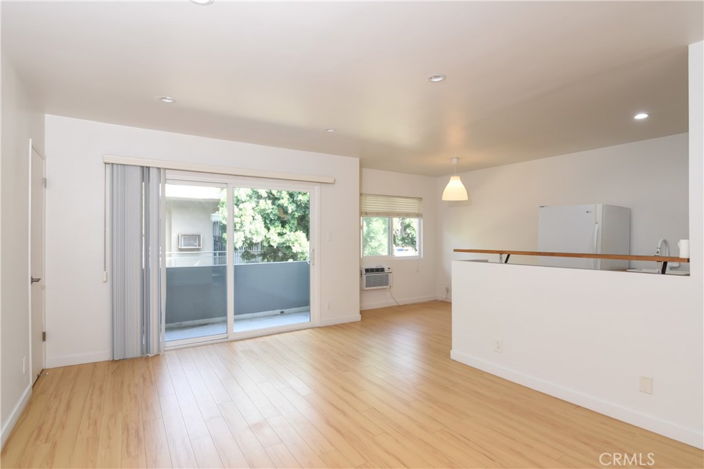 11921 Goshen Avenue 6