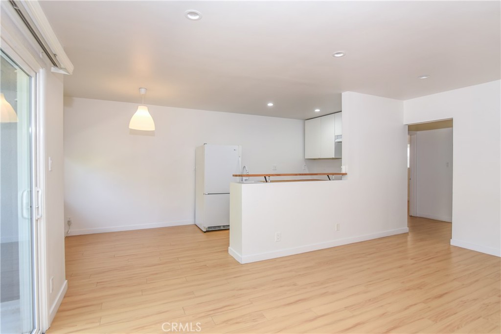 11921 Goshen Avenue 6