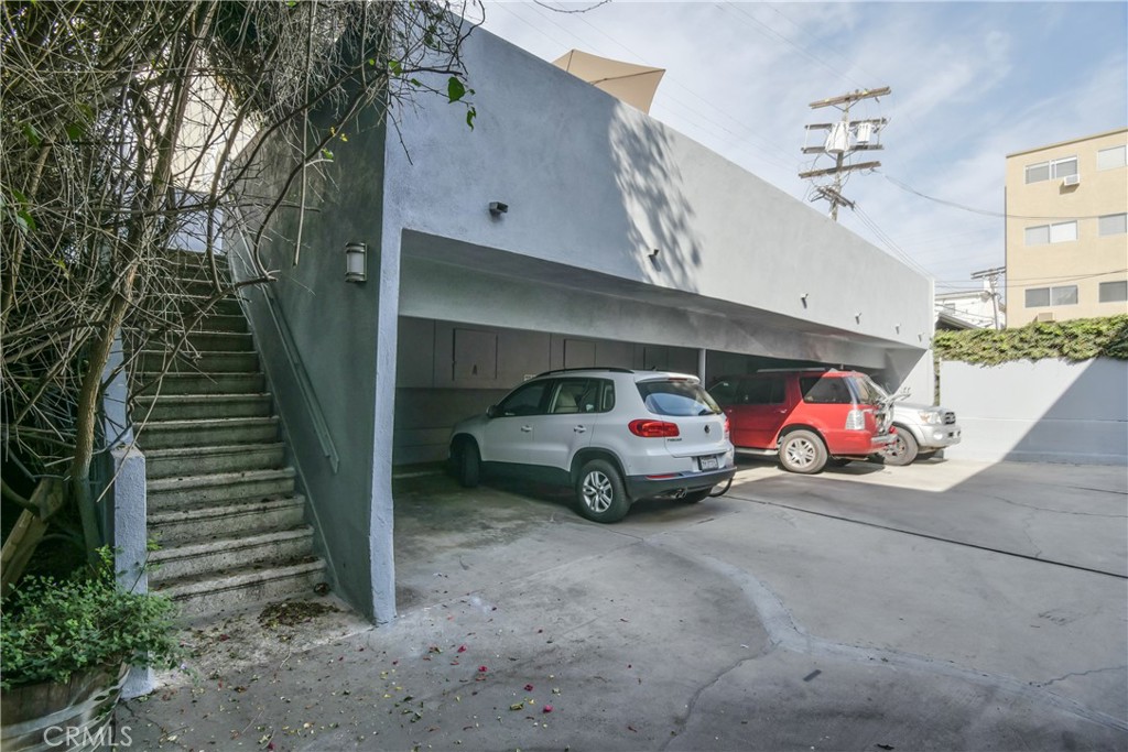 11921 Goshen Avenue 6