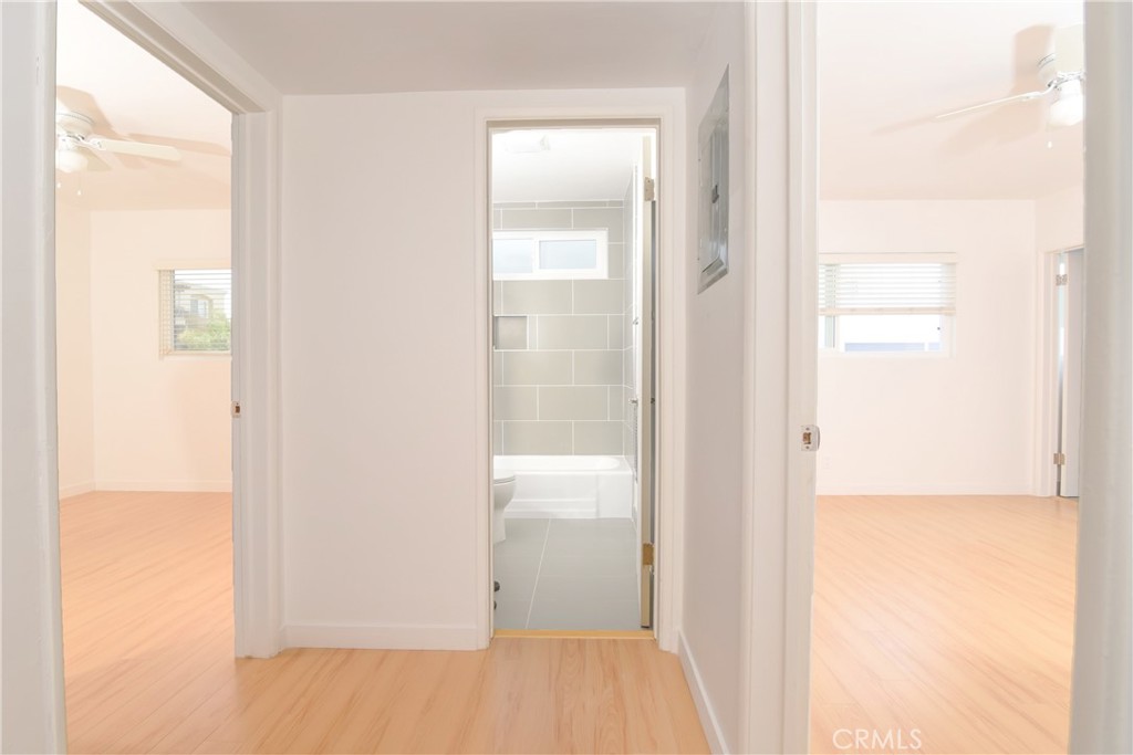 11921 Goshen Avenue 4