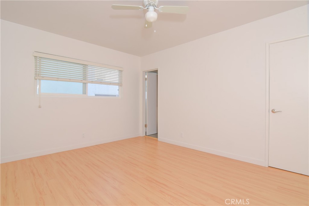 11921 Goshen Avenue 4