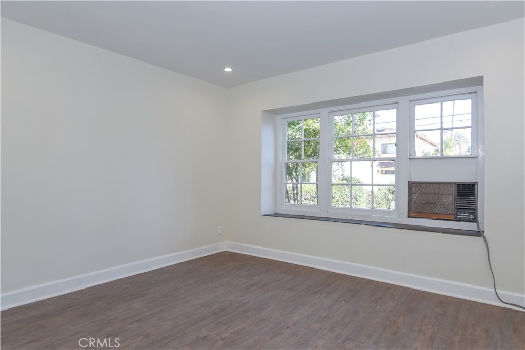 226 S Rexford Drive