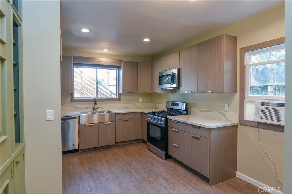 226 S Rexford Drive
