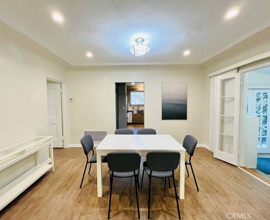 226 S Rexford Drive