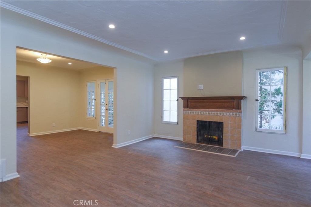 226 S Rexford Drive
