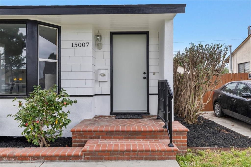 15007 Kornblum Avenue