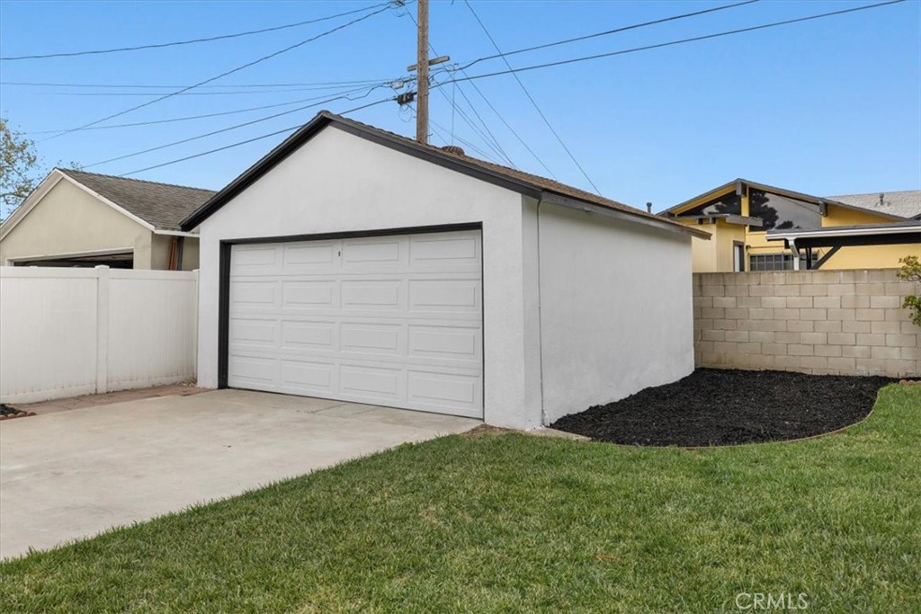 15007 Kornblum Avenue