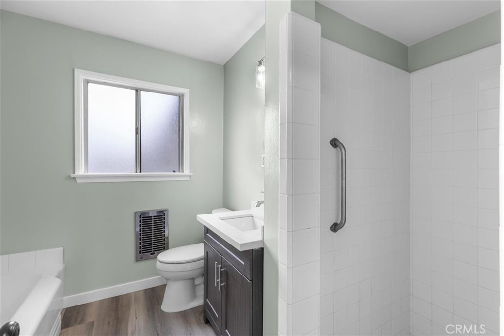 15007 Kornblum Avenue