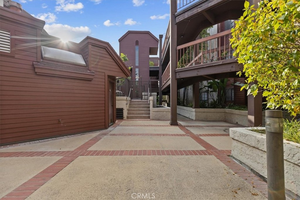 231 Bethany Road 310