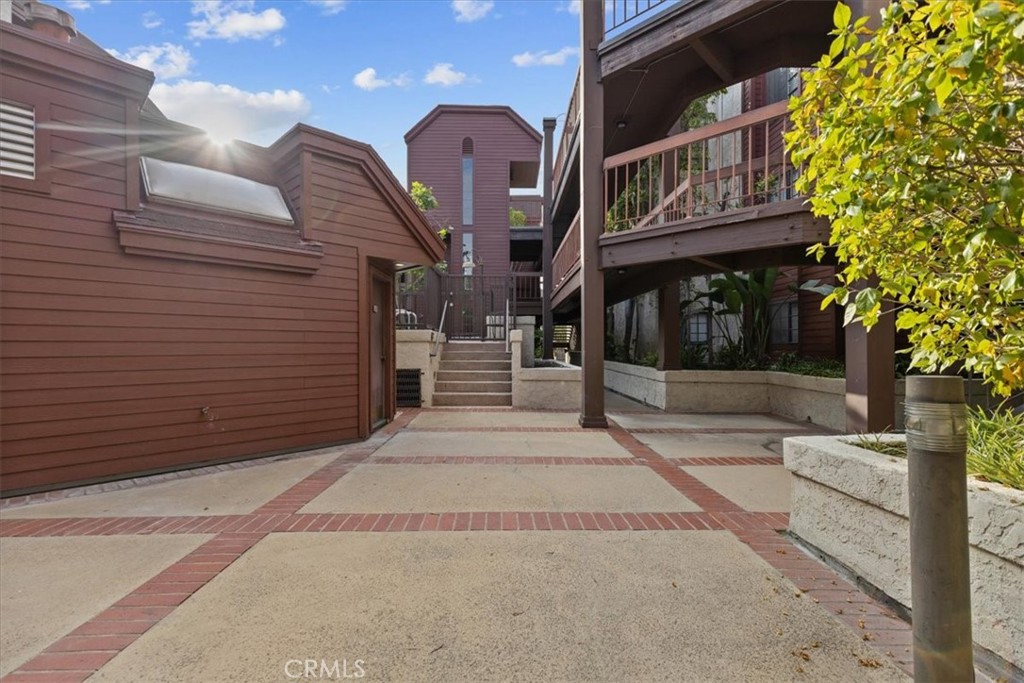 231 Bethany Road 310