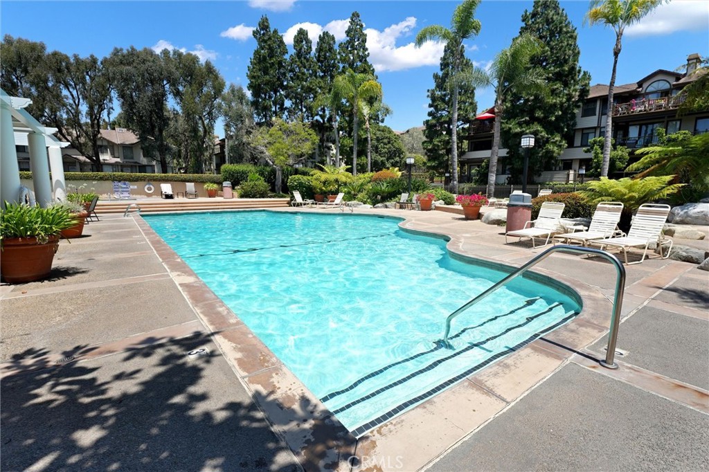 2577 Plaza Del Amo 720