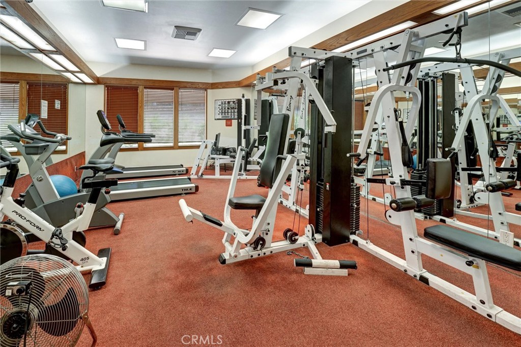 2577 Plaza Del Amo 720