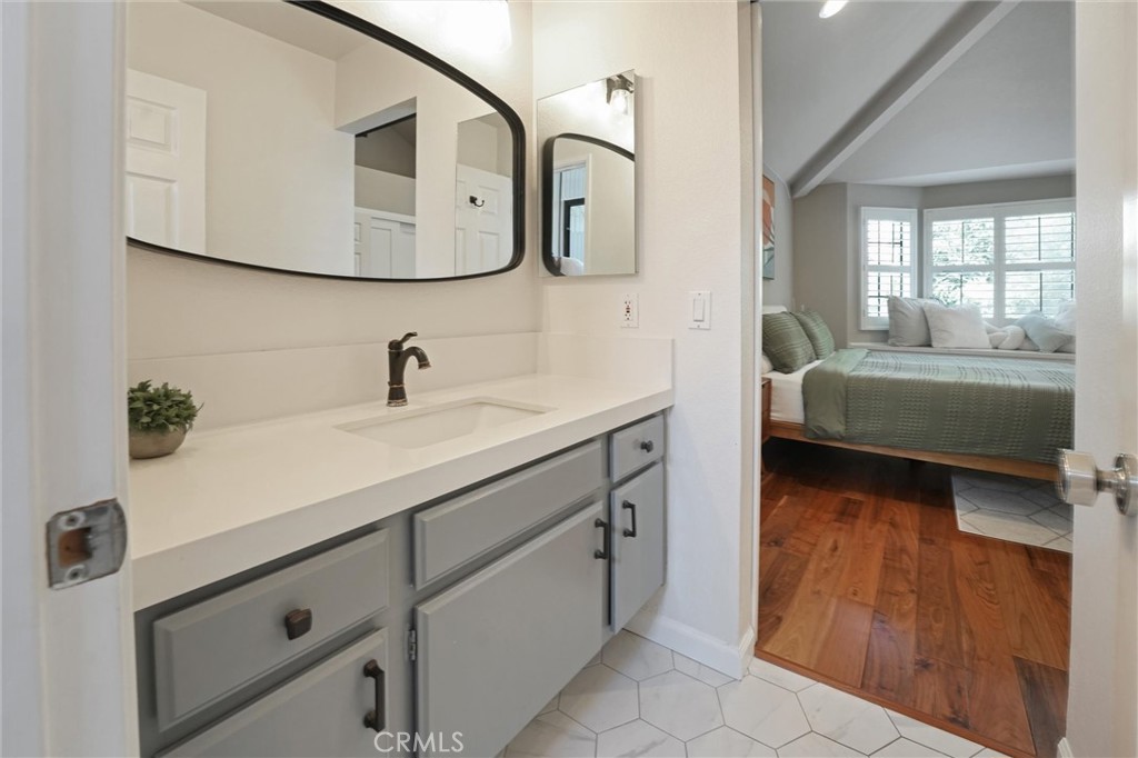 2577 Plaza Del Amo 720