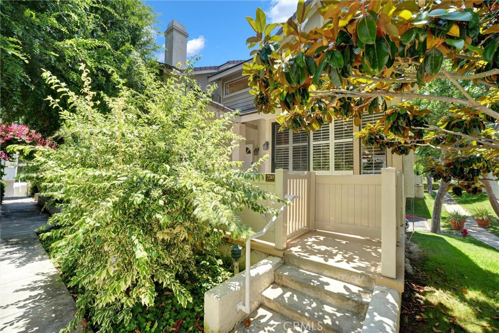 2577 Plaza Del Amo 720