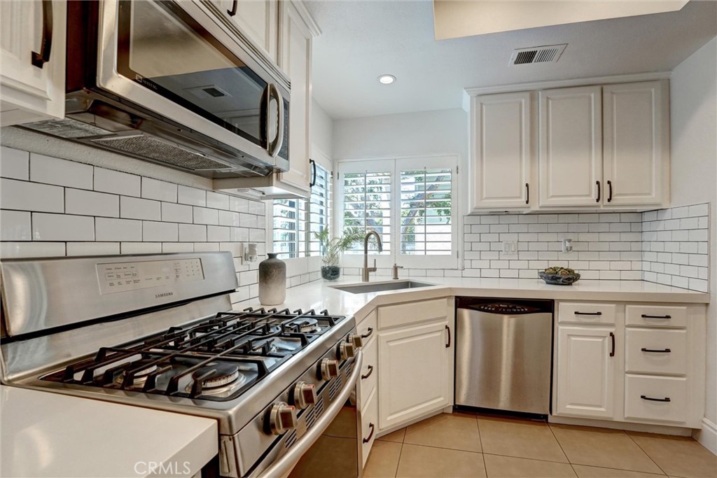 2577 Plaza Del Amo 720