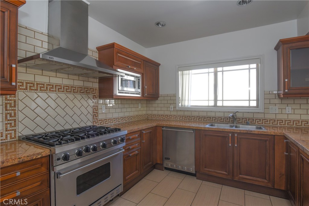 11848 Kiowa Avenue 305