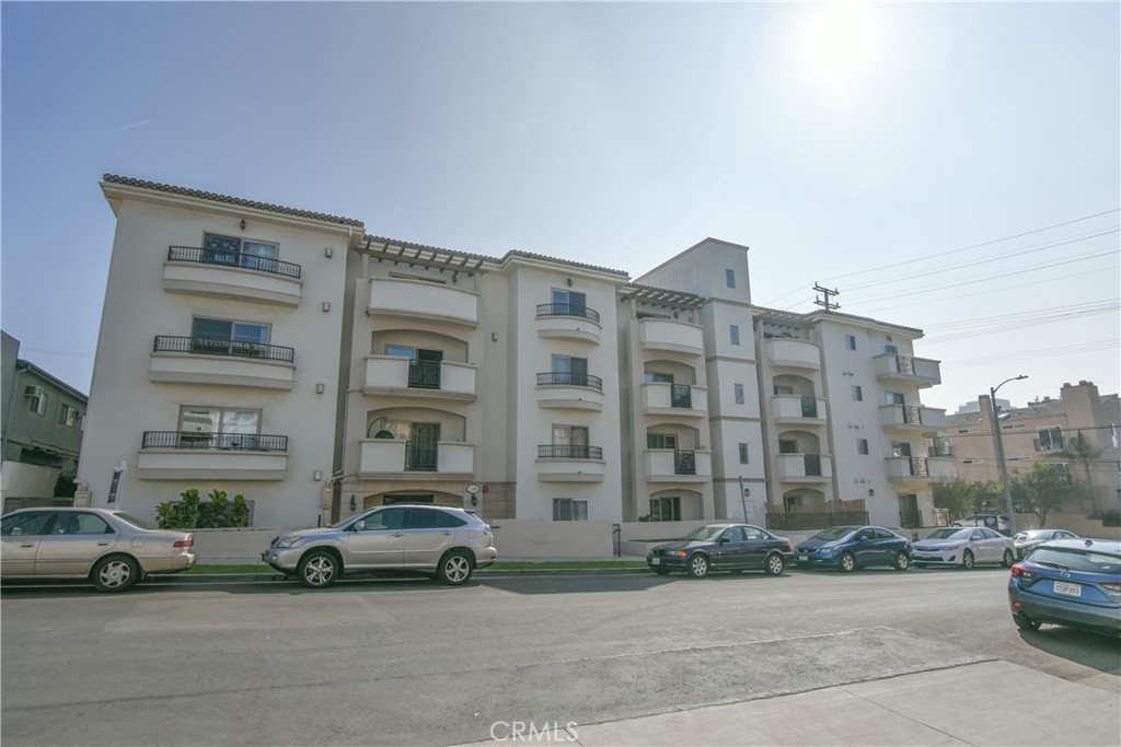 11848 Kiowa Avenue 305