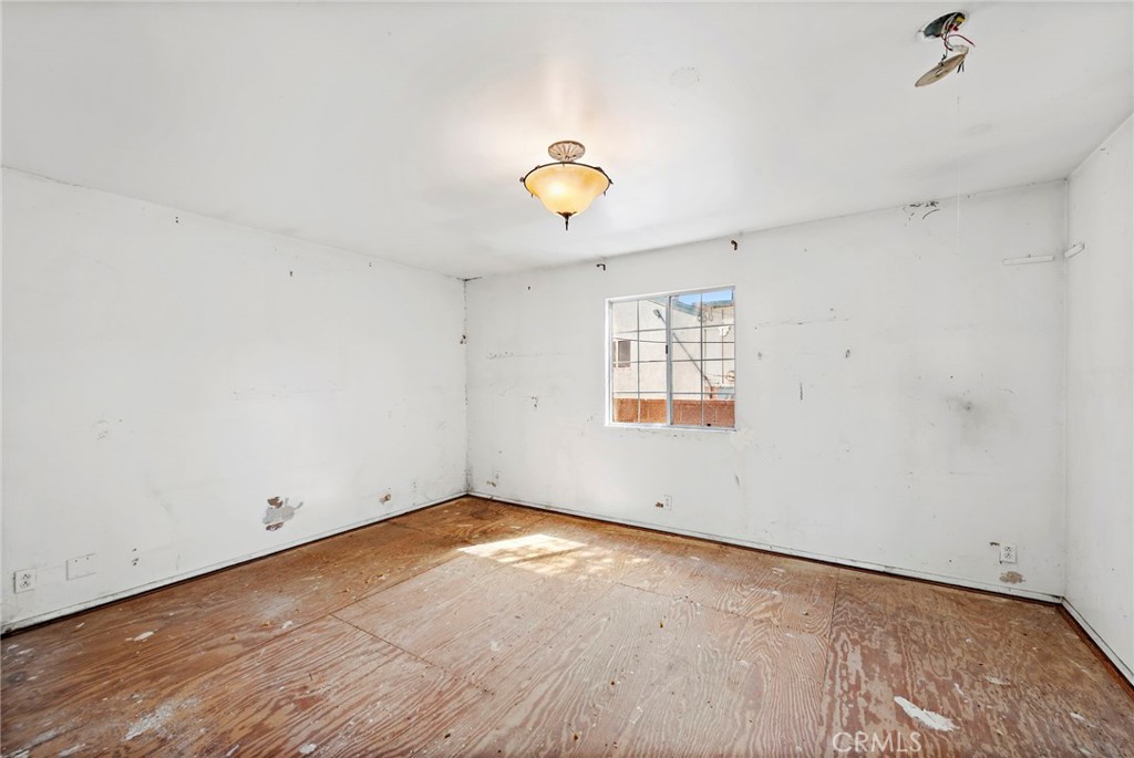 3742 W 176th Street