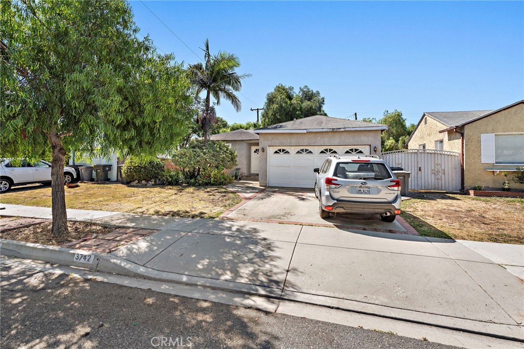 3742 W 176th Street