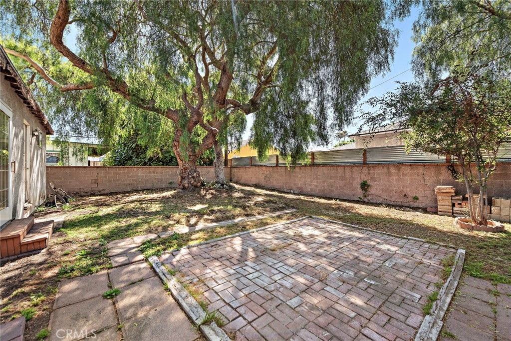 3742 W 176th Street