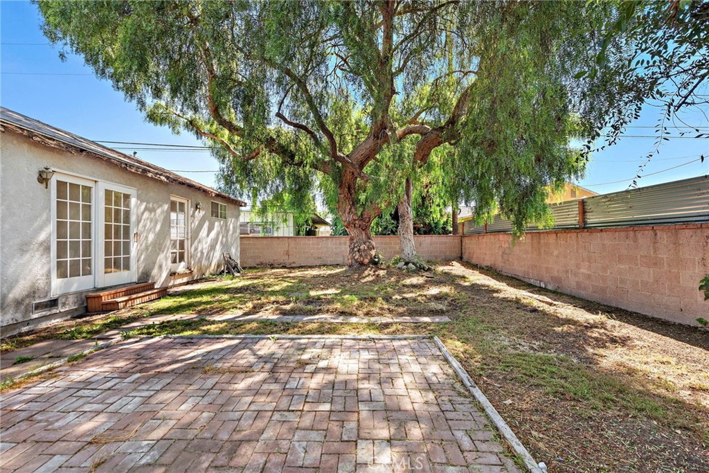 3742 W 176th Street