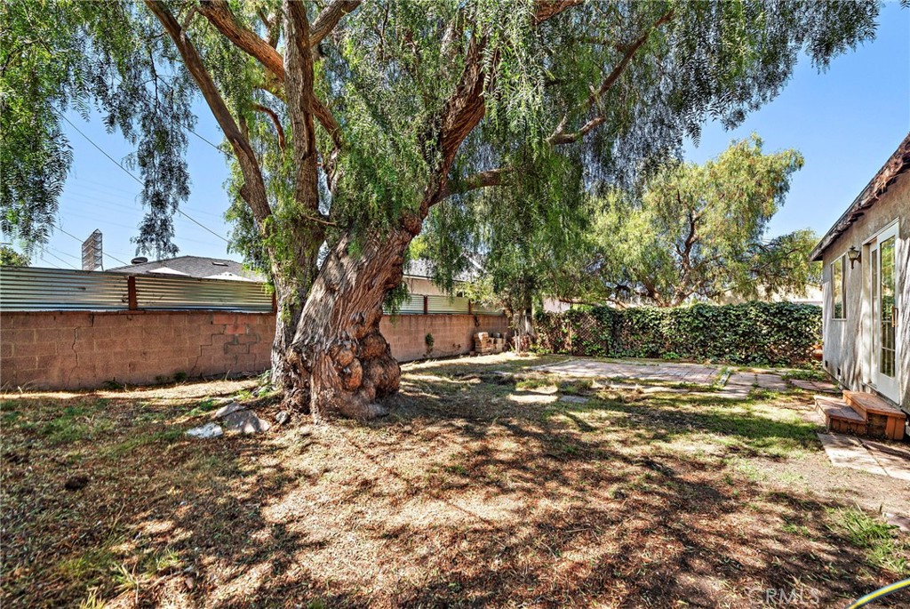 3742 W 176th Street