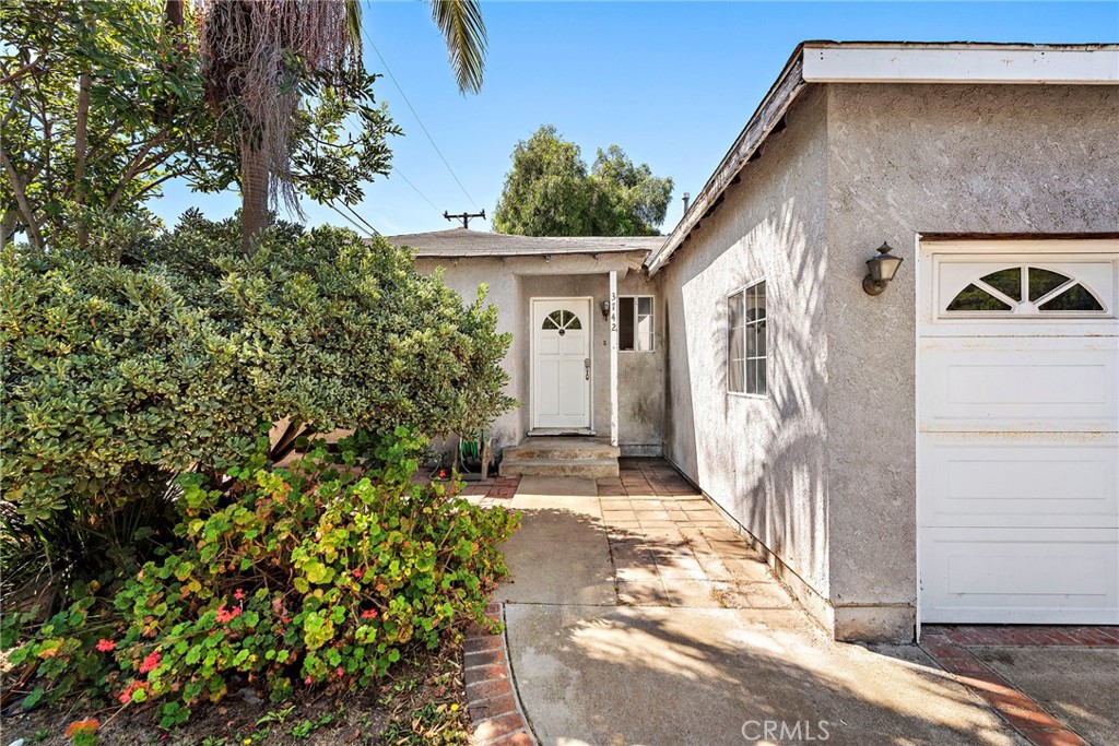 3742 W 176th Street