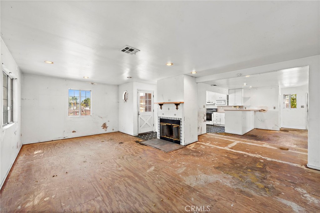 3742 W 176th Street