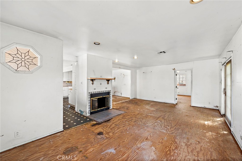 3742 W 176th Street