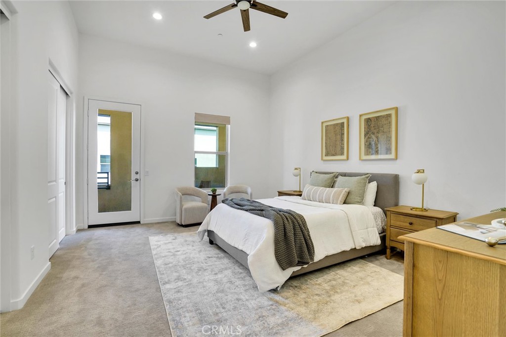 1512 W Artesia Square F