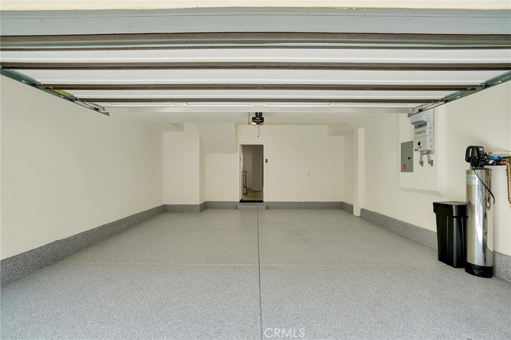 1512 W Artesia Square F