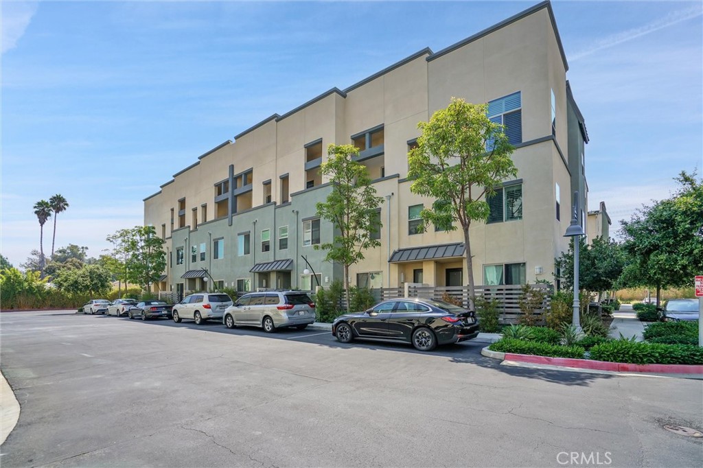 1512 W Artesia Square F