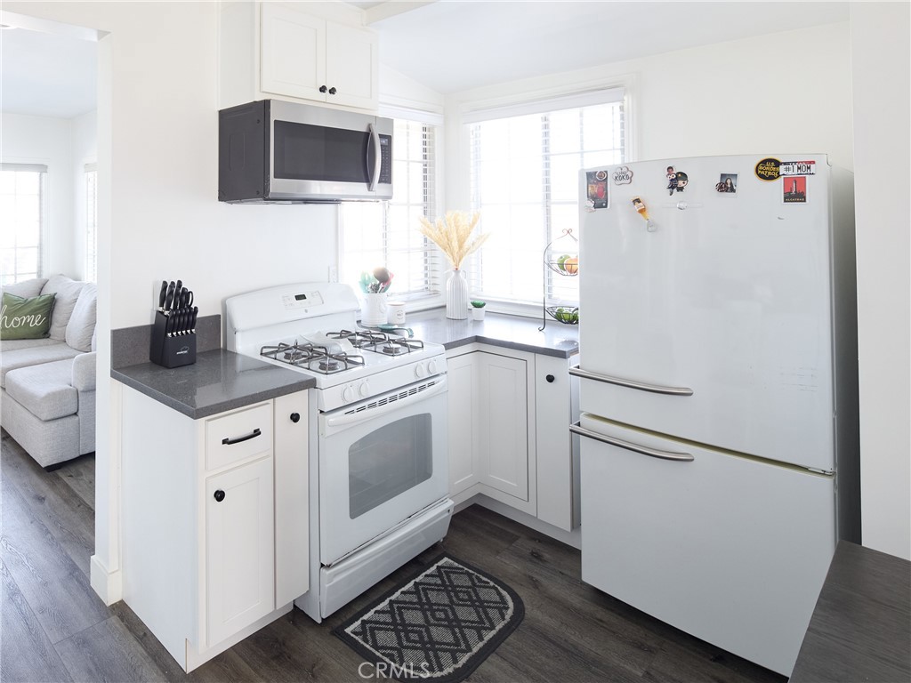 14450 Cordary Avenue